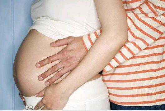 广州金贝供卵联系方式[宝贝计划供卵],美国试管婴儿：单精子注射会导致囊胚染
